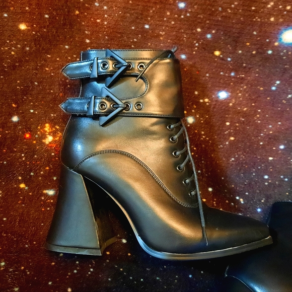 LAMODA Dolls Kill older rare Goth flared buckle Heel Booties witchy Halloween - Picture 6 of 6